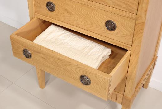 Commode 5 tiroirs Yvan réalisée en Chêne de style Directoire