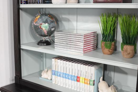 Bibliothèque 2 corps 4 portes Louis-Marie, réalisée en Chêne Massif de style Directoire Avec Echelle  SEULEMENT 1 DISPONIBLE