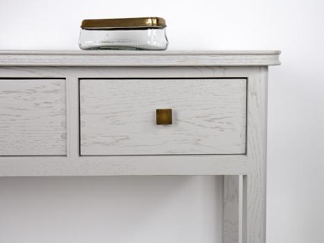 Console 3 tiroirs Evan réalisée en chêne de style Contemporain Finition Chêne Brossé Gris Perle SEULEMENT 1 DISPONIBLE