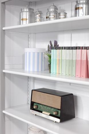 Bibliothèque Thiago réalisée en chêne massif de style Louis Philippe 4 étagères