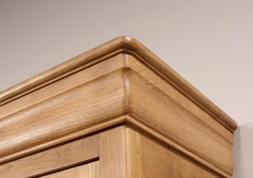 Petite Amoire Léo réalisée en Chene Massif de style Louis Philippe SEULEMENT 1 DISPONIBLE