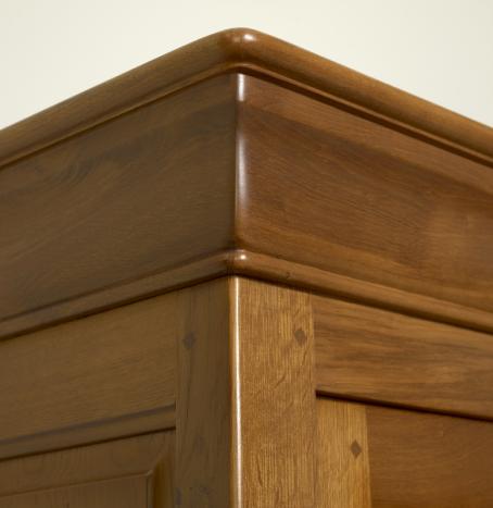 Petite Armoire 2 portes Eric réalisée en Chêne Massif de style Louis Philippe