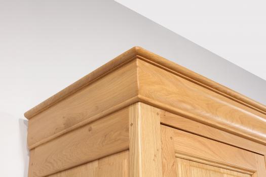 Armoire 3 portes réalisée en Chêne Massif de style Louis Philippe