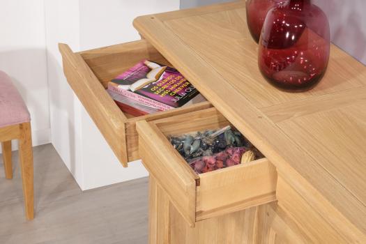 Buffet 2 portes Ethan réalisé en chêne massif de style Louis Philippe Finition Chêne Brossé Naturel