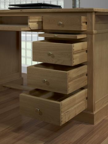 Bureau 5 tiroirs réalisé en Chêne de style Louis Philippe