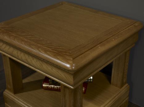 Bout de canapé ou Table d'appoint  réalisé en chêne de style Louis Philippe