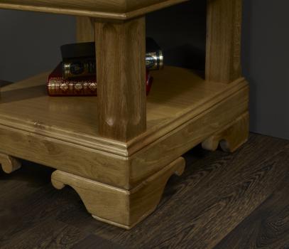 Bout de canapé ou Table d'appoint  réalisé en chêne de style Louis Philippe