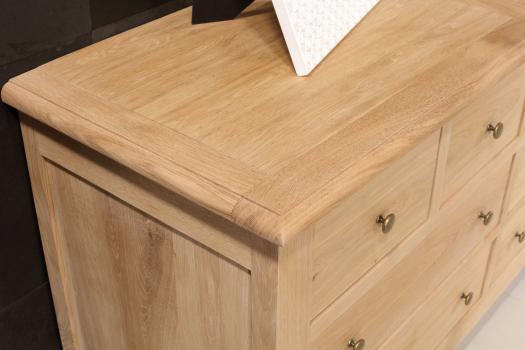 Commode 8 tiroirs Loïc, réalisée en Chêne Massif de style Campagnard