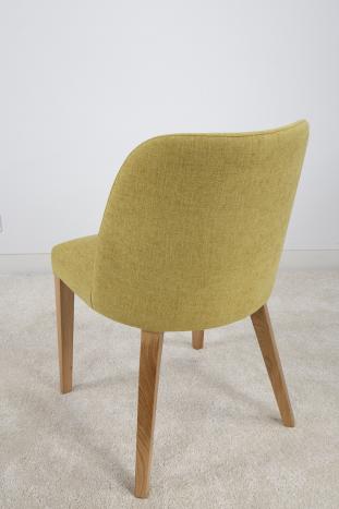 Chaise Edouard, assise et dos capitonnés, pieds en Chêne Massif de ligne Contemporaine Couleur Citric