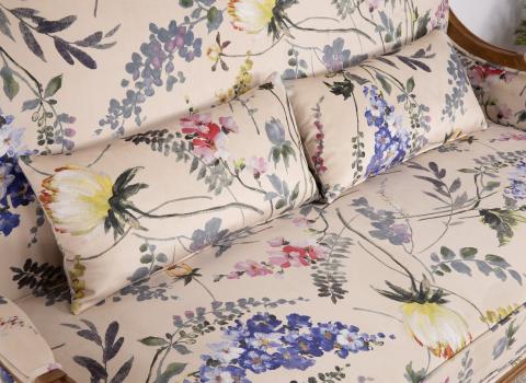 Banquette 2 places de style Louis XVI réalisé en Chêne massif  Tissu FSM