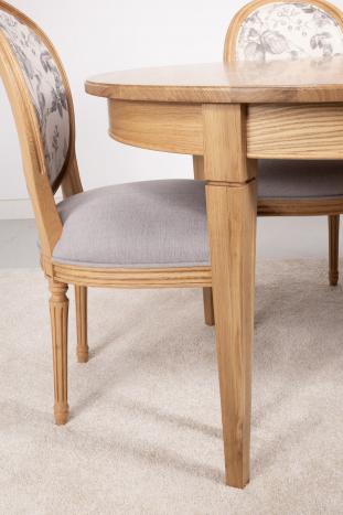 Table ovale 160*100 réalisée en chêne Massif de style Louis Philippe 2 allonges incorporées de 40 cm