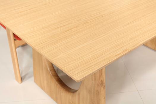 Table rectangulaire 180x100 Noah réalisée en chêne, Modernité et charme du chêne naturel