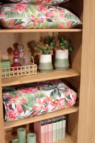 Bonnetière 1 porte réalisée en chêne massif de ligne Contemporaine 