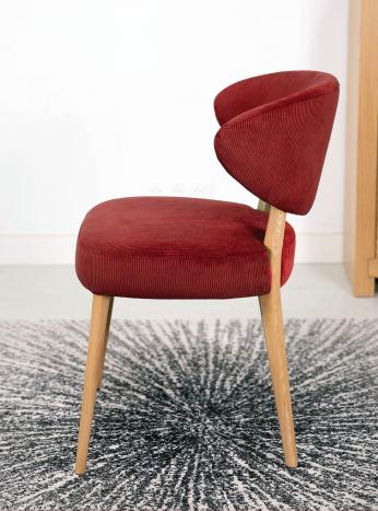 Chaise ou Fauteuil de table Agathe réalisé en Frêne Massif Tissu velours côtelé Bordeaux