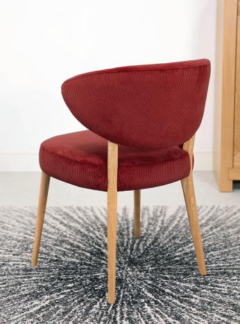 Chaise ou Fauteuil de table Agathe réalisé en Frêne Massif Tissu velours côtelé Bordeaux