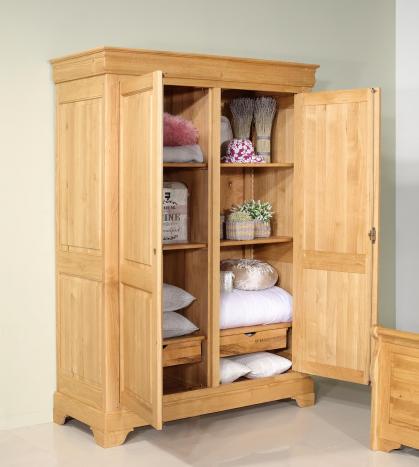 Armoire 2 portes Salomé réalisé en Chêne massif de style Louis Philippe Largeur 151 cm