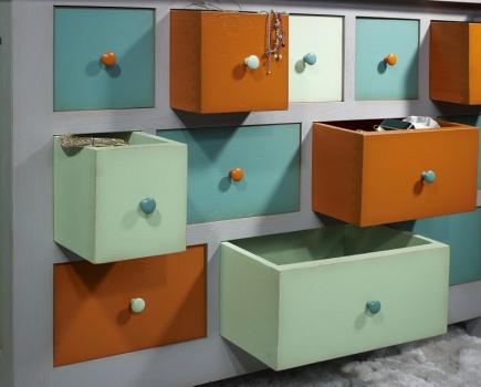 Commode 12 tiroirs Maxime réalisée en Chêne Massif de style Campagnard Coloré