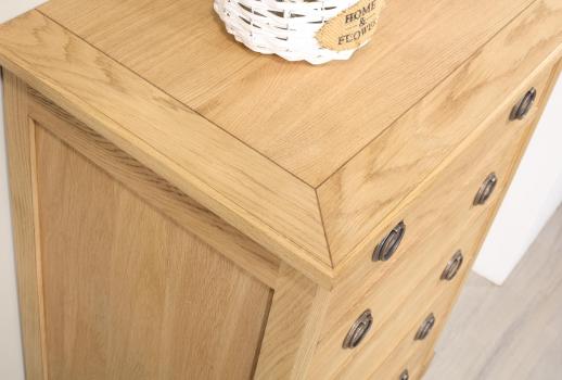 Commode 5 tiroirs Yvan réalisée en Chêne de style Directoire Finition chêne brossé naturel patiné