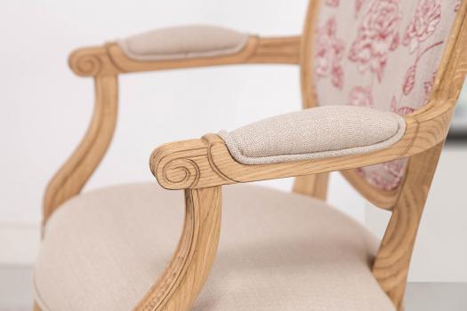Fauteuil de style Louis XVI réalisée en Chêne  Assise et Dossier tissu d'ameublement