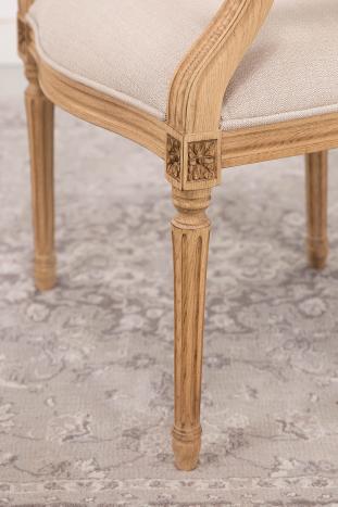 Fauteuil de style Louis XVI réalisée en Chêne  Assise et Dossier tissu d'ameublement