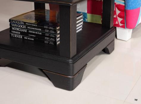 Petite table basse Ines réalisée en chêne de style Louis Philippe Finition Chêne Brossé Noir Usé - plateau chêne doré patiné