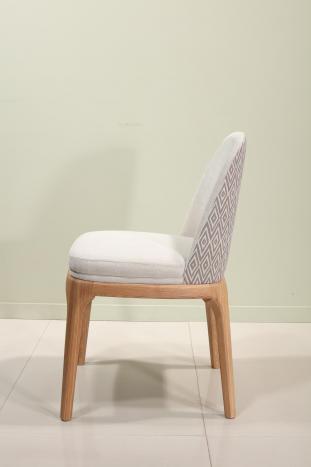 Chaise Milo de style Contemporain, 4 pieds en Frêne massif Tissu Valdouro