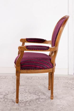 Fauteuil de style Louis XVI réalisée en Chêne massif  Assise et Dossier tissu d'ameublement SEULEMENT 1 DISPONIBLE