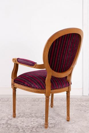 Fauteuil de style Louis XVI réalisée en Chêne massif  Assise et Dossier tissu d'ameublement SEULEMENT 1 DISPONIBLE