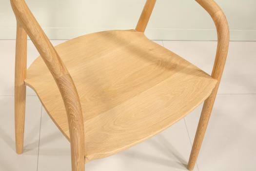 Chaise Achille réalisée en chêne Massif - Ligne Contemporaine