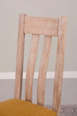 Lot de 4 Chaises Léonor réalisée en Chêne Massif Finition Chêne Brossé Blanchi Assise tissu d'ameublement SEULEMENT 1 Lot de 4 chaises (celles de la photographie)