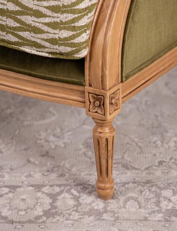 Fauteuil de style Louis XVI réalisé en Chêne massif  Tissu d'ameublement Valdouro