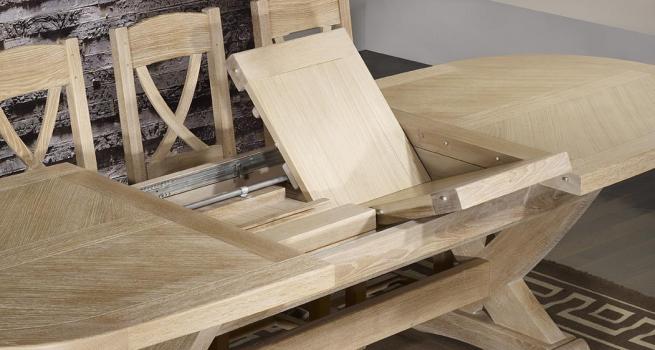 Table Monastère Olivier 220x110 réalisée en Chêne Massif 2 allonges portefeuille de 45 cm Finition Chêne Brossé Blanchi 