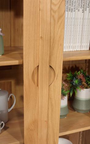 Bibliothèque Adriana composée de 2 portes et 1 tiroir, réalisée en Chêne de ligne Contemporaine