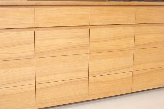 Buffet 4 portes Jean-Lin réalisé en Chêne de Ligne contemporaine Opportunité SEULEMENT 1 DISPONIBLE