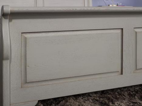 LIT Bateau Jean 180x200, réalisé en chêne massif de style Louis Philippe Campagnard Finition Chêne Brossé Gris Perle