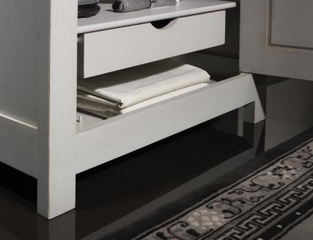 Armoire ou Bonnetière 1 porte Timothé réalisée en Chêne Massif de style Campagnard  