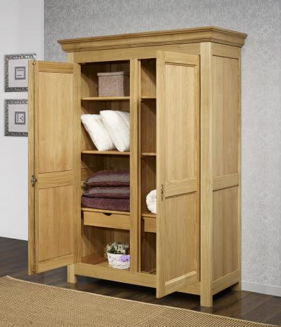 Armoire 2 portes réalisée en Chêne Massif de style campagnard 