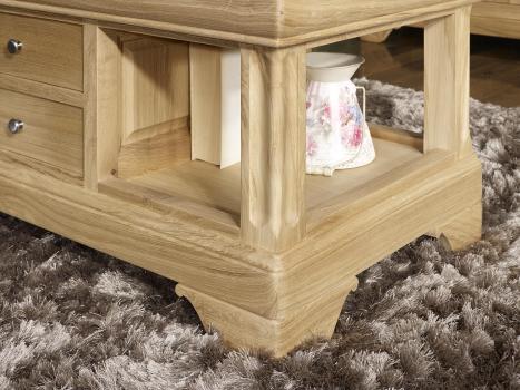 Table Basse Emmanuel réalisée en Chêne de style Louis Philippe Finition Chêne Brossé Naturel