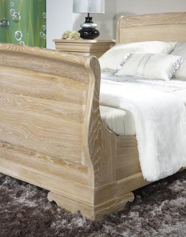 Lit Hugo 160x200 réalisé en Chêne Massif de style Louis Philippe Finition Chêne Brossé Blanchi