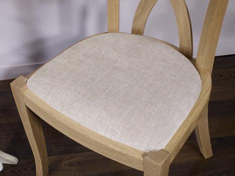 Chaise Sébastien réalisée en Chêne Massif de style Louis Philippe Finition Chêne Brossé