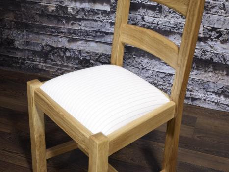 Chaise Théo réalisée en chêne massif de style Campagnard assise Tissu ou Moleskine