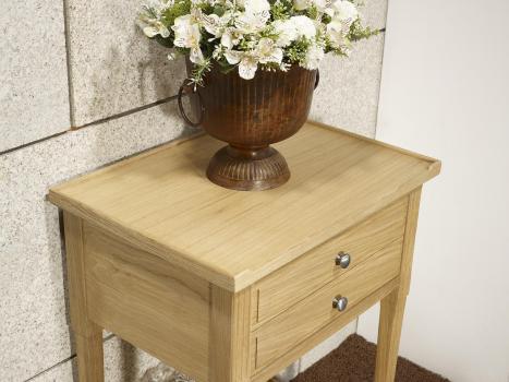 Meuble d'appoint Stéphane ou meuble téléphone réalisé en Chêne massif de style Directoire