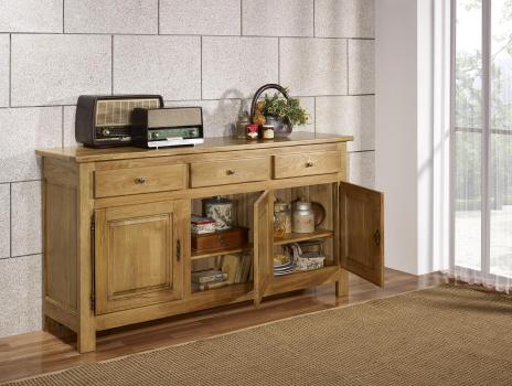 Buffet 3 portes 3 tiroirs réalisé en chêne massif de style Campagnard 1 seul disponible 