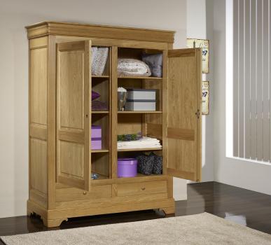 Armoire 2 portes 2 tiroirs Hugo réalisée en Chêne Massif de style Louis Philippe 