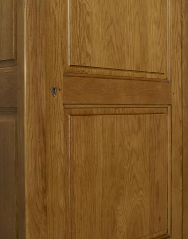 Armoire ou Bonnetière 1 porte réalisée en  Chêne Massif de style Louis Philippe 