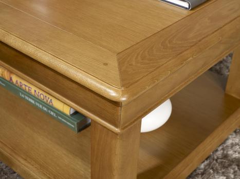 Table basse carrée Ines 65x65 réalisée en Chêne de style Louis Philippe