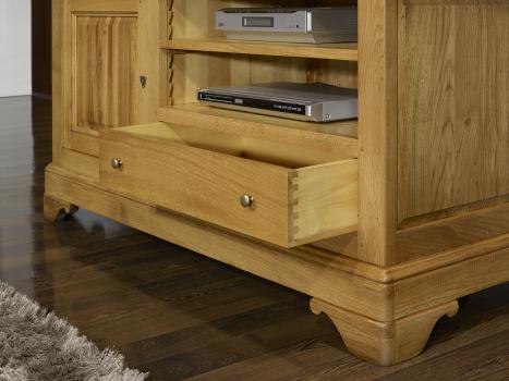 Meuble TV 16/9ème  réalisé en Chêne Massif de style Louis Philippe Finition Chêne doré patiné antiquaire