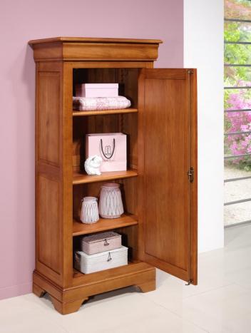 Petite Armoire ou  Bonnetière Léo réalisée en Chêne Massif de style Louis Philippe Finition Chêne Moyen 
