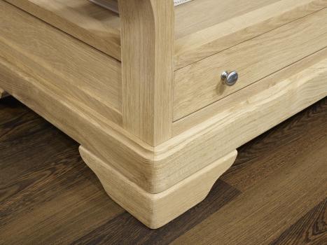 Table Basse Raphael réalisée en Chêne Massif de style Louis Philippe  Finition Chêne Brossé