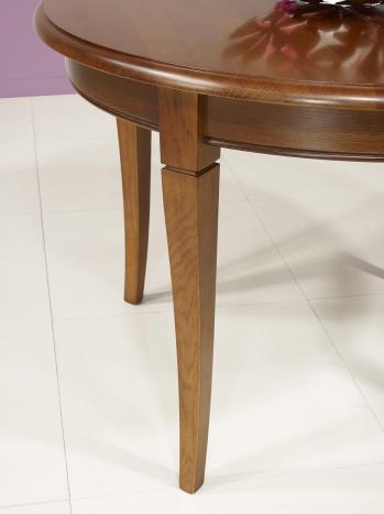 Table ronde 4 pieds Marc-Antoine réalisée en Chêne Massif de style Louis Philippe Diamètre 105 1 allonge portefeuille de 39 cm Finition Chêne Moyen SEULEMENT 1 DISPONIBLE